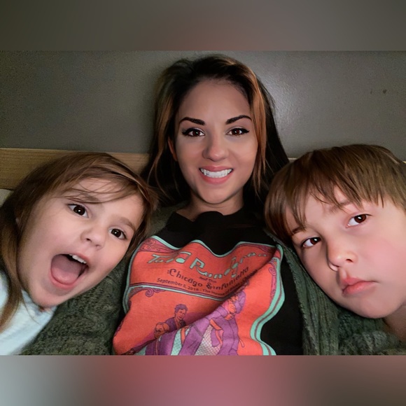 Meet your Posher, Norma ✨🖤 - Picture 6 of 7